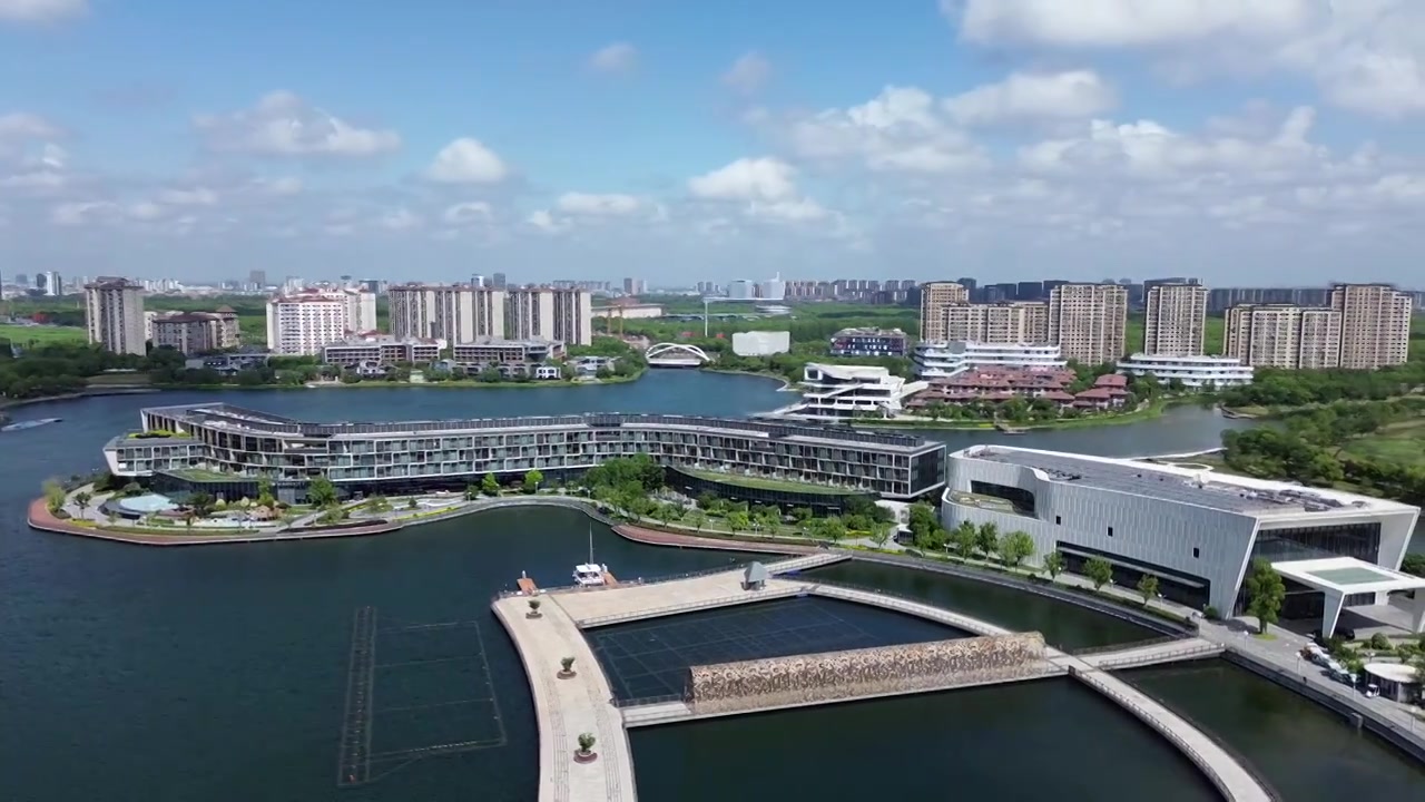 JW万豪酒店，上海之鱼景区，上海市奉贤区，无人机航拍影像视频素材画面4