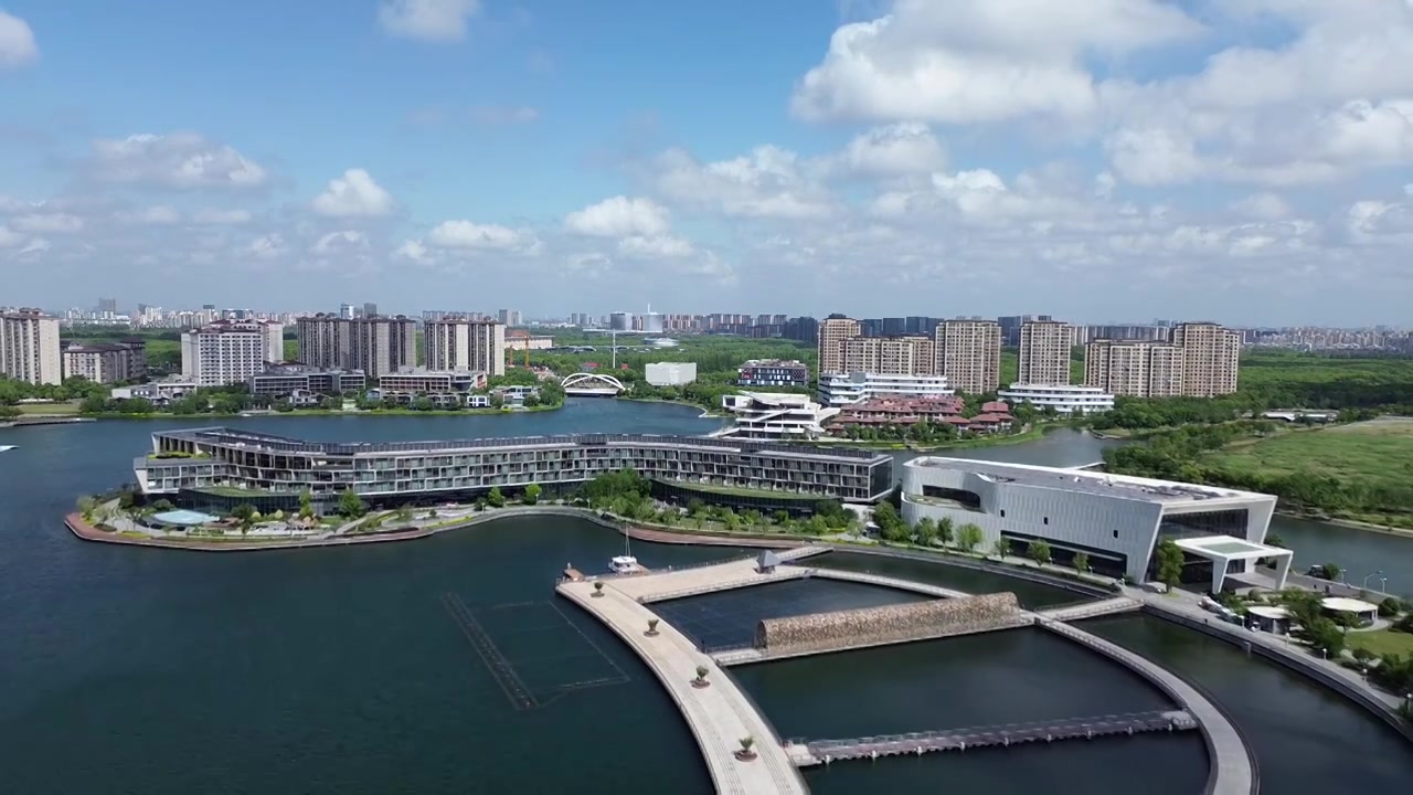 JW万豪酒店，上海之鱼景区，上海市奉贤区，无人机航拍影像视频素材画面3