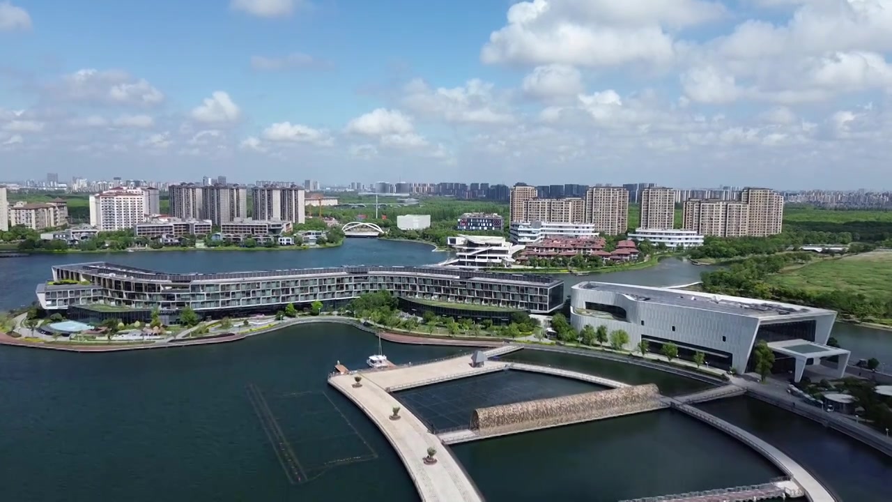 JW万豪酒店，上海之鱼景区，上海市奉贤区，无人机航拍影像视频素材画面4
