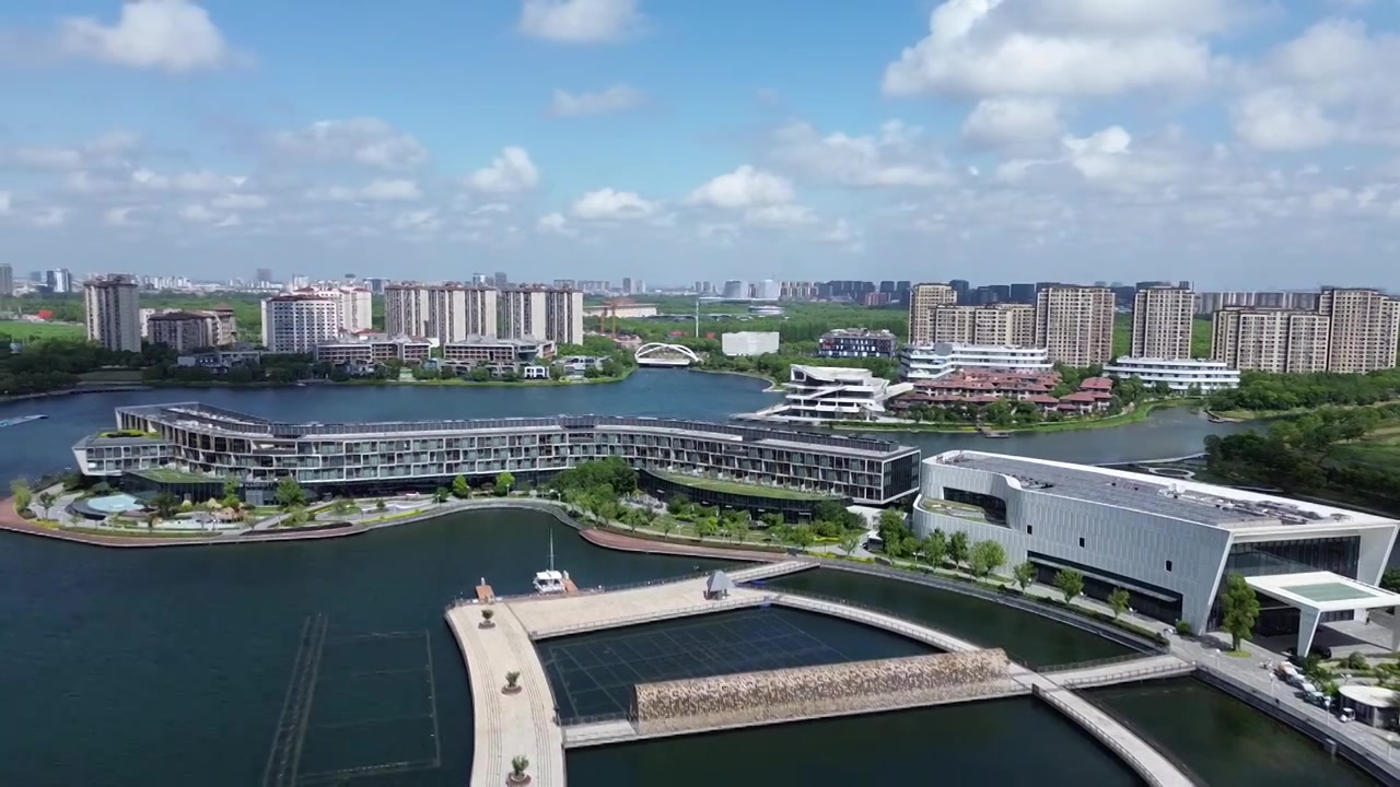 JW万豪酒店，上海之鱼景区，上海市奉贤区，无人机航拍影像视频素材画面3