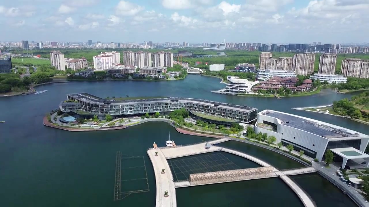 JW万豪酒店，上海之鱼景区，上海市奉贤区，无人机航拍影像视频素材画面3