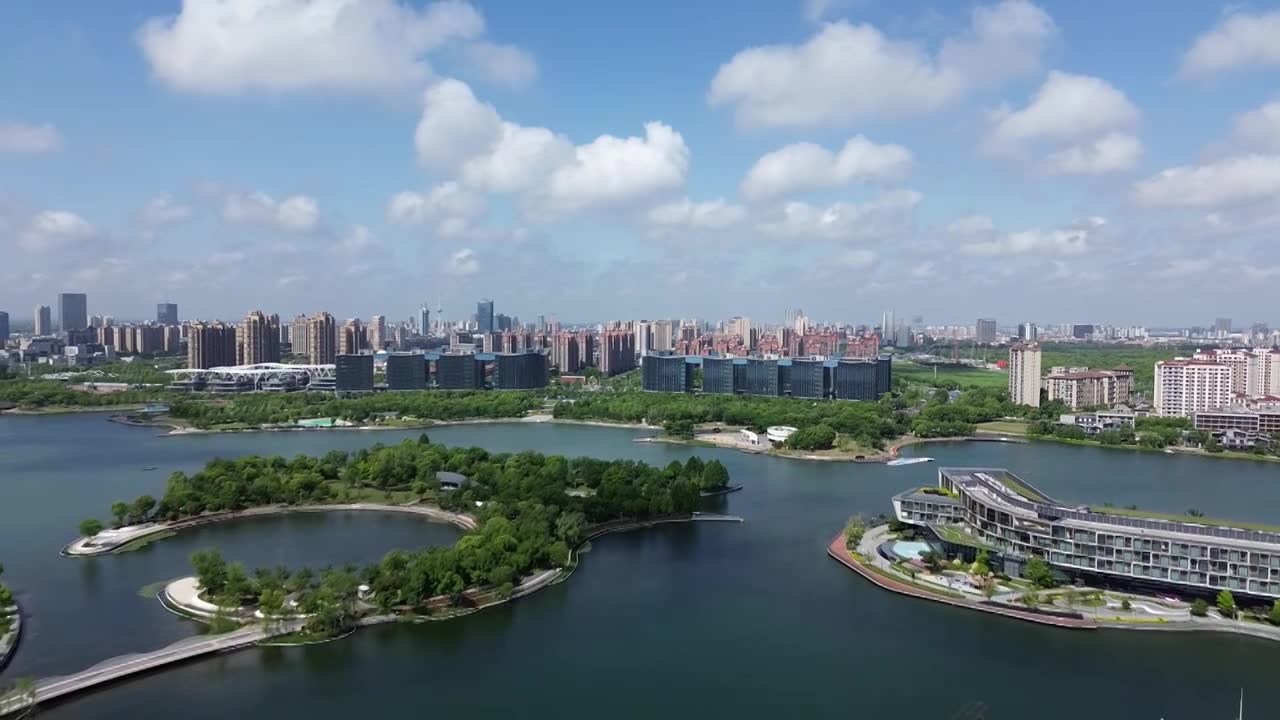 JW万豪酒店，上海之鱼景区，上海市奉贤区，无人机航拍影像视频素材画面1