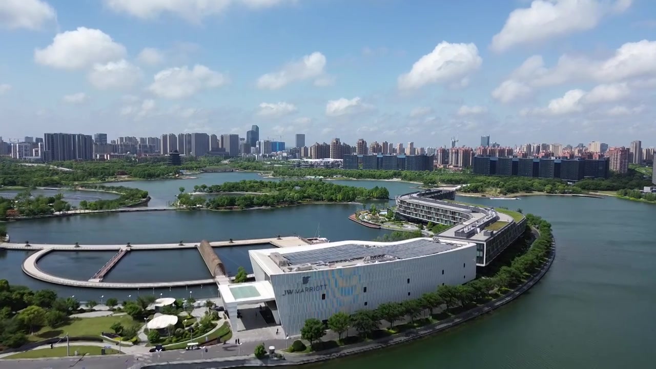 JW万豪酒店，上海之鱼景区，上海市奉贤区，无人机航拍影像视频素材画面3