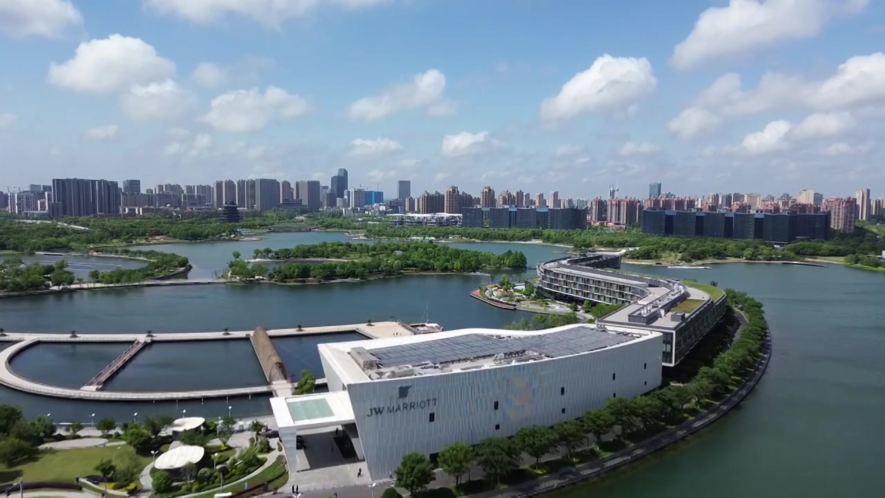 JW万豪酒店，上海之鱼景区，上海市奉贤区，无人机航拍影像视频素材画面4
