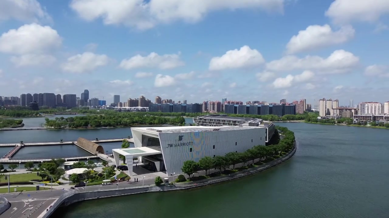 JW万豪酒店，上海之鱼景区，上海市奉贤区，无人机航拍影像视频素材画面3