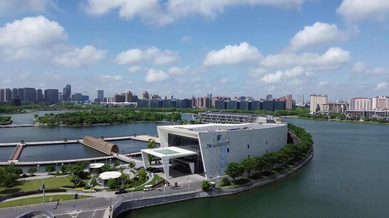 JW万豪酒店，上海之鱼景区，上海市奉贤区，无人机航拍影像视频素材画面3