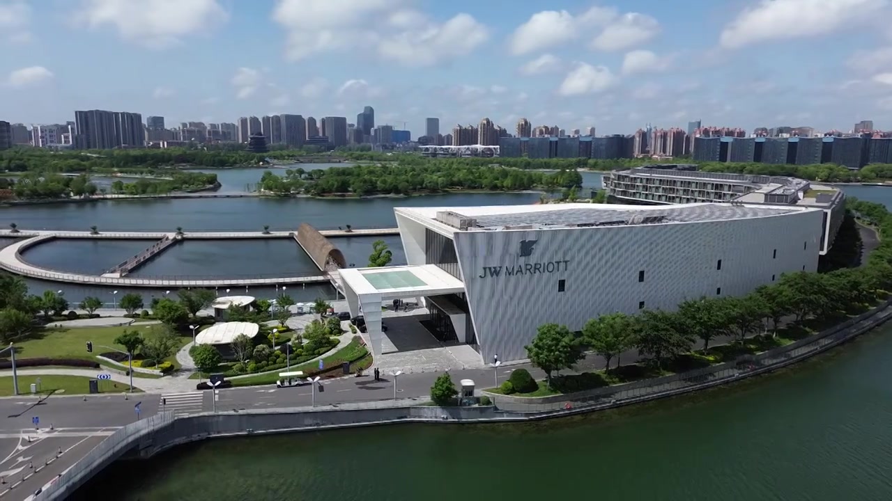 JW万豪酒店，上海之鱼景区，上海市奉贤区，无人机航拍影像视频素材画面4