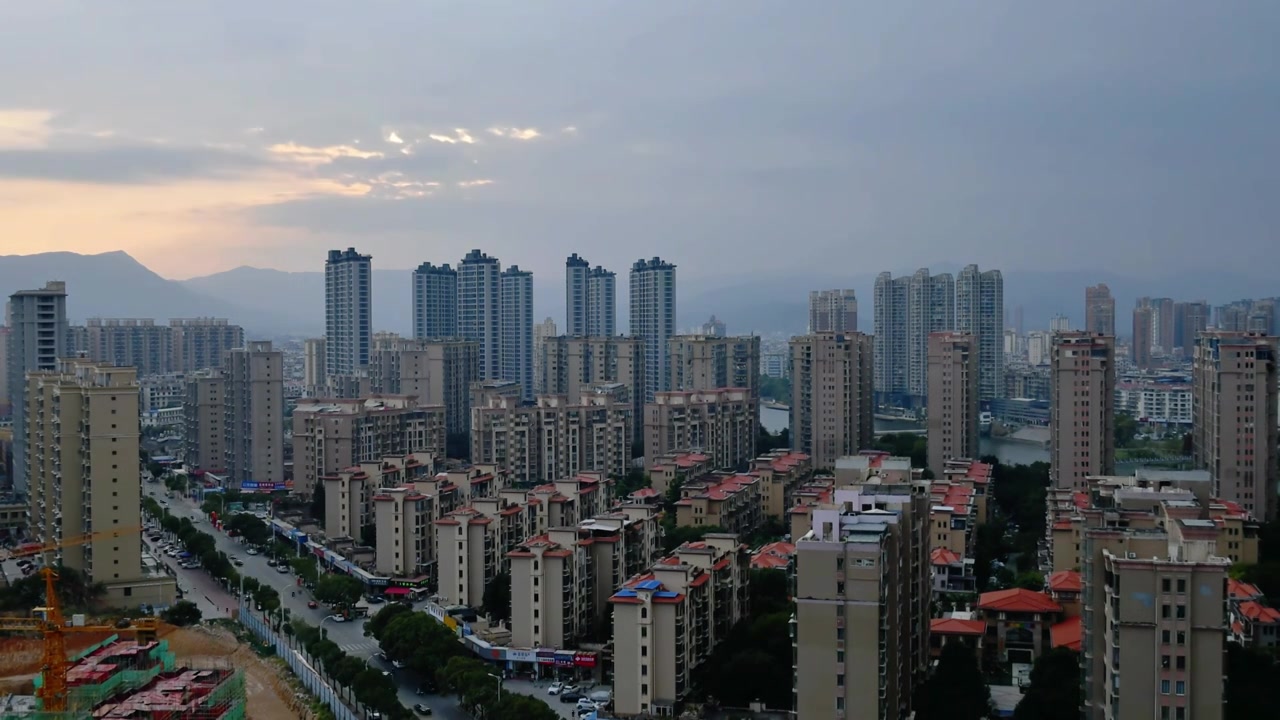城市高楼林立景观延时视频视频素材画面3