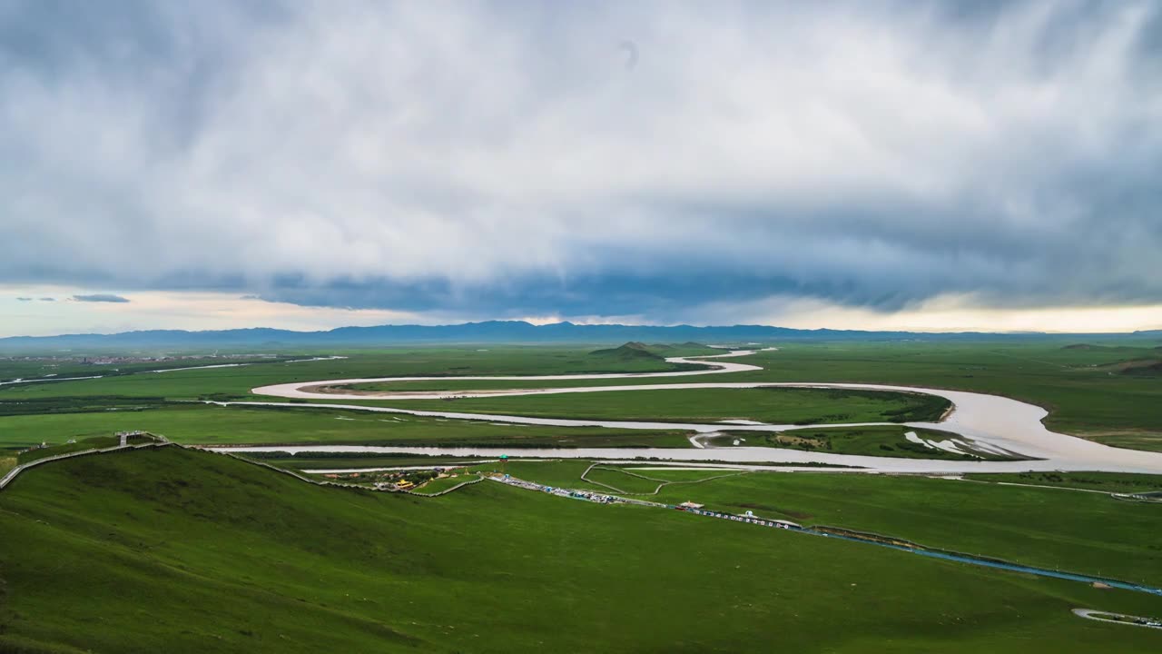 若尔盖唐克黄河九曲第一湾 ，四川阿坝视频素材画面1