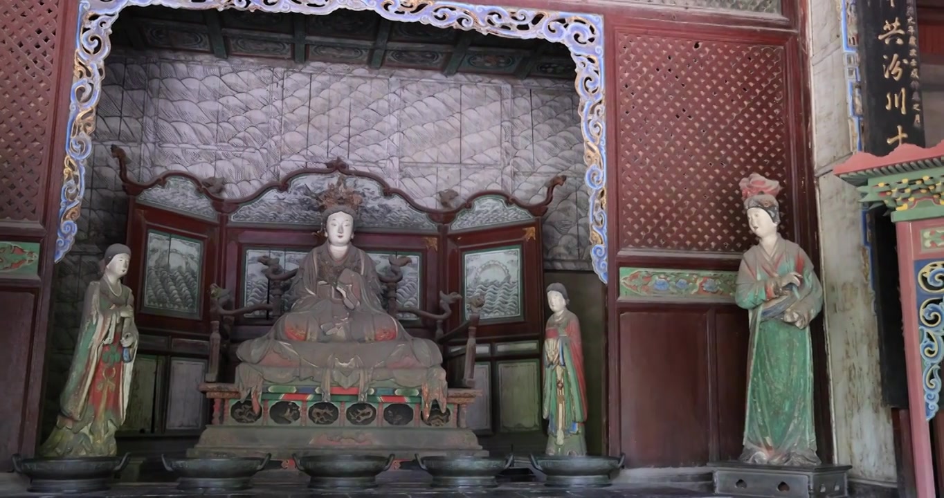 山西太原晋祠宋代彩塑西周武王后、唐叔虞之母邑姜视频素材画面3