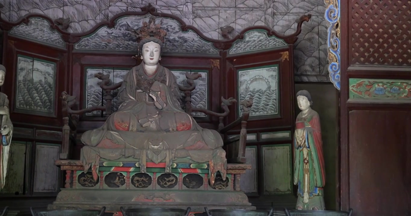 山西太原晋祠宋代彩塑西周武王后、唐叔虞之母邑姜视频素材画面4