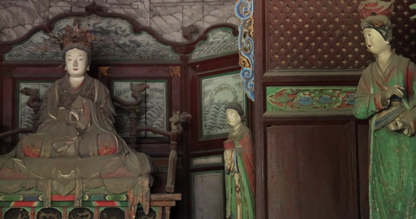 山西太原晋祠宋代彩塑西周武王后、唐叔虞之母邑姜视频素材画面3