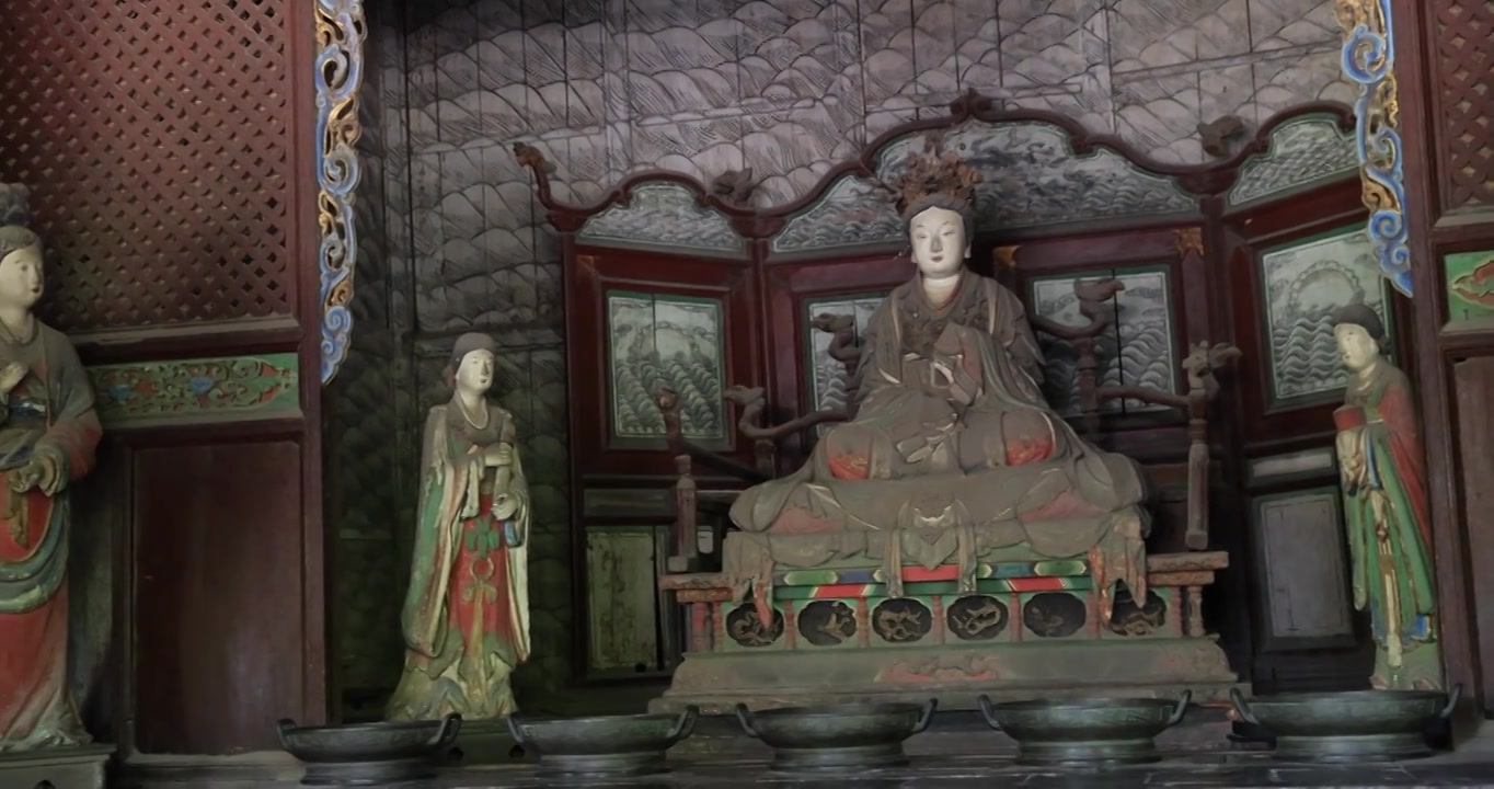 山西太原晋祠宋代彩塑西周武王后、唐叔虞之母邑姜视频素材画面3