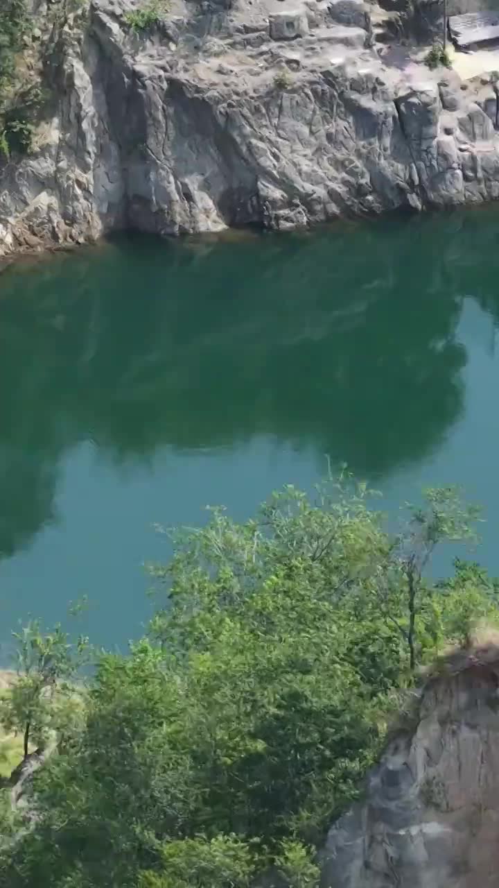 航拍济南卧牛山地质公园视频素材画面1