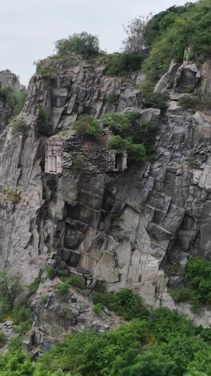 航拍济南卧牛山地质公园视频素材画面1