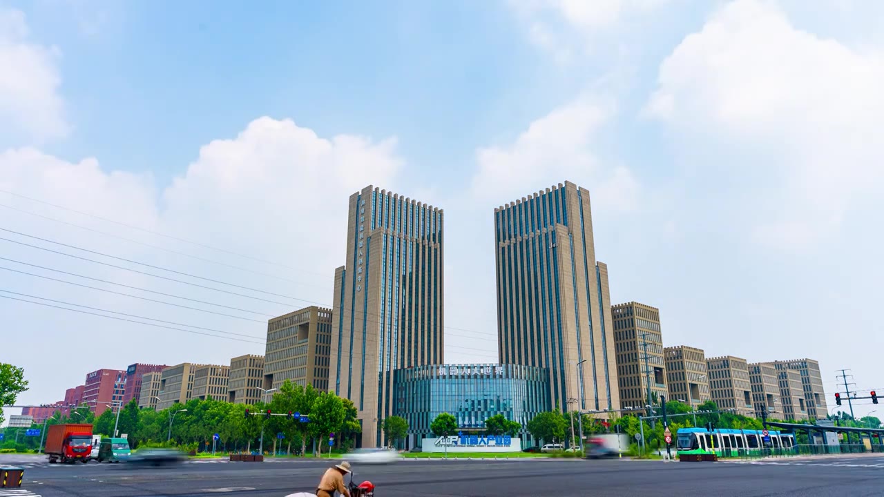 亦庄机器人大世界建筑大楼视频素材画面4