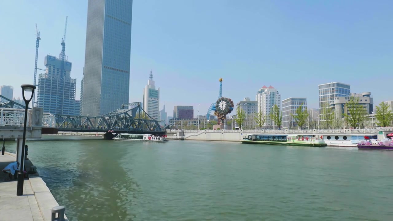 天津解放桥与世纪钟城市风光视频素材画面3