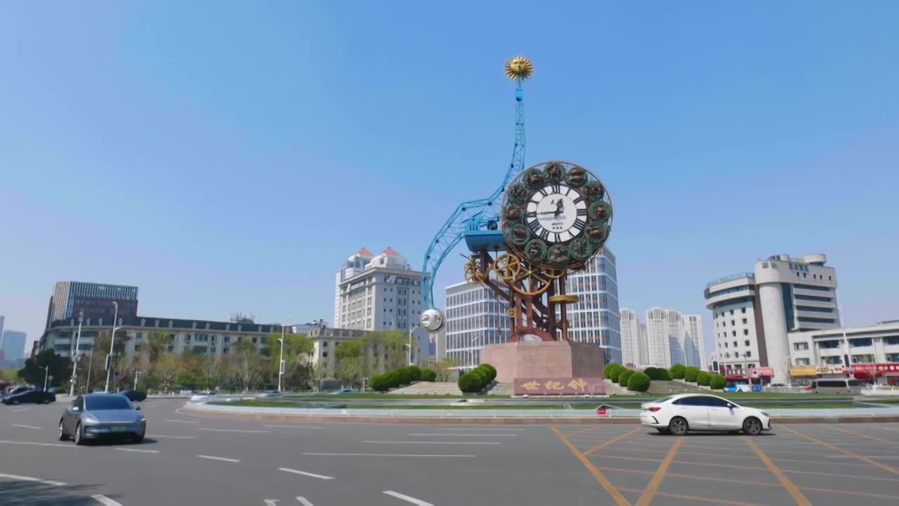 天津世纪钟广场城市风光视频素材画面1