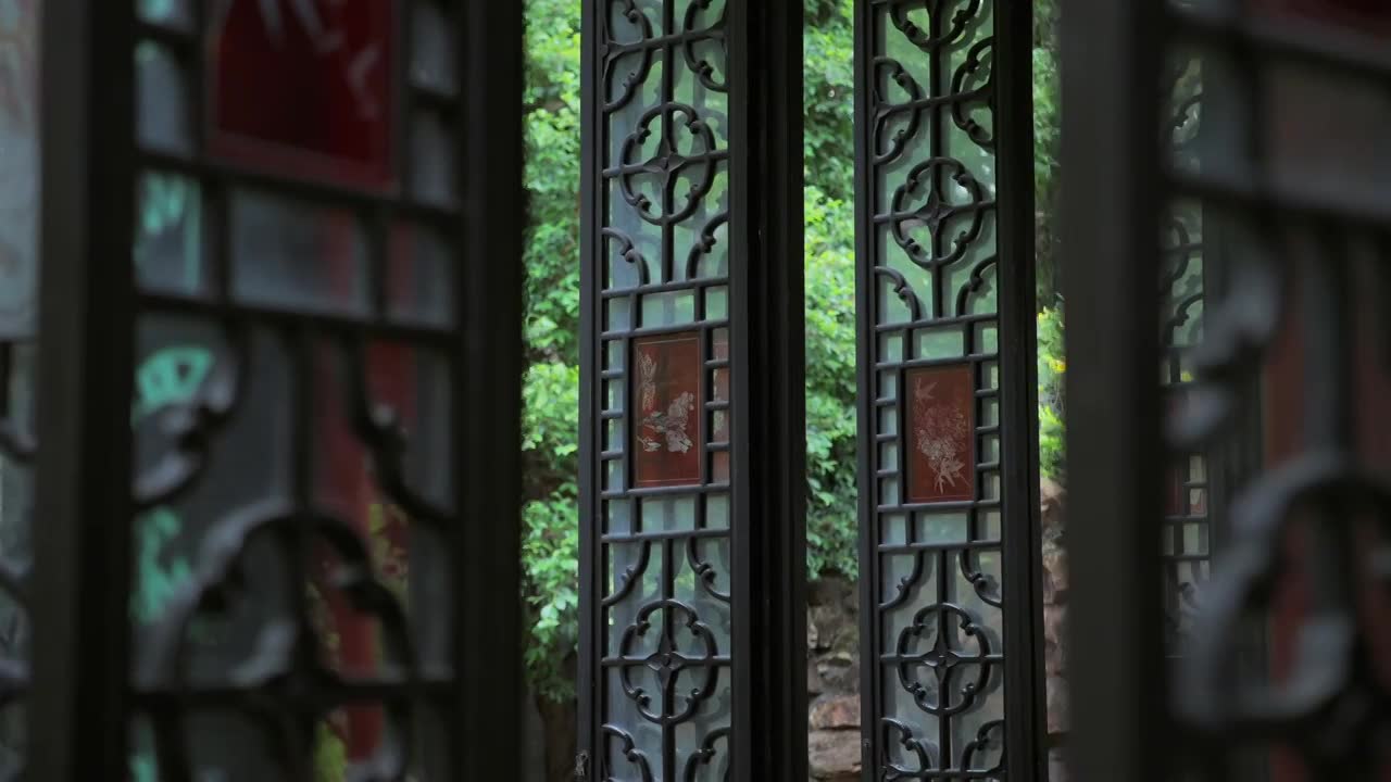 广东四大名园清晖园屋檐窗花门厅中近景特写视频素材画面1