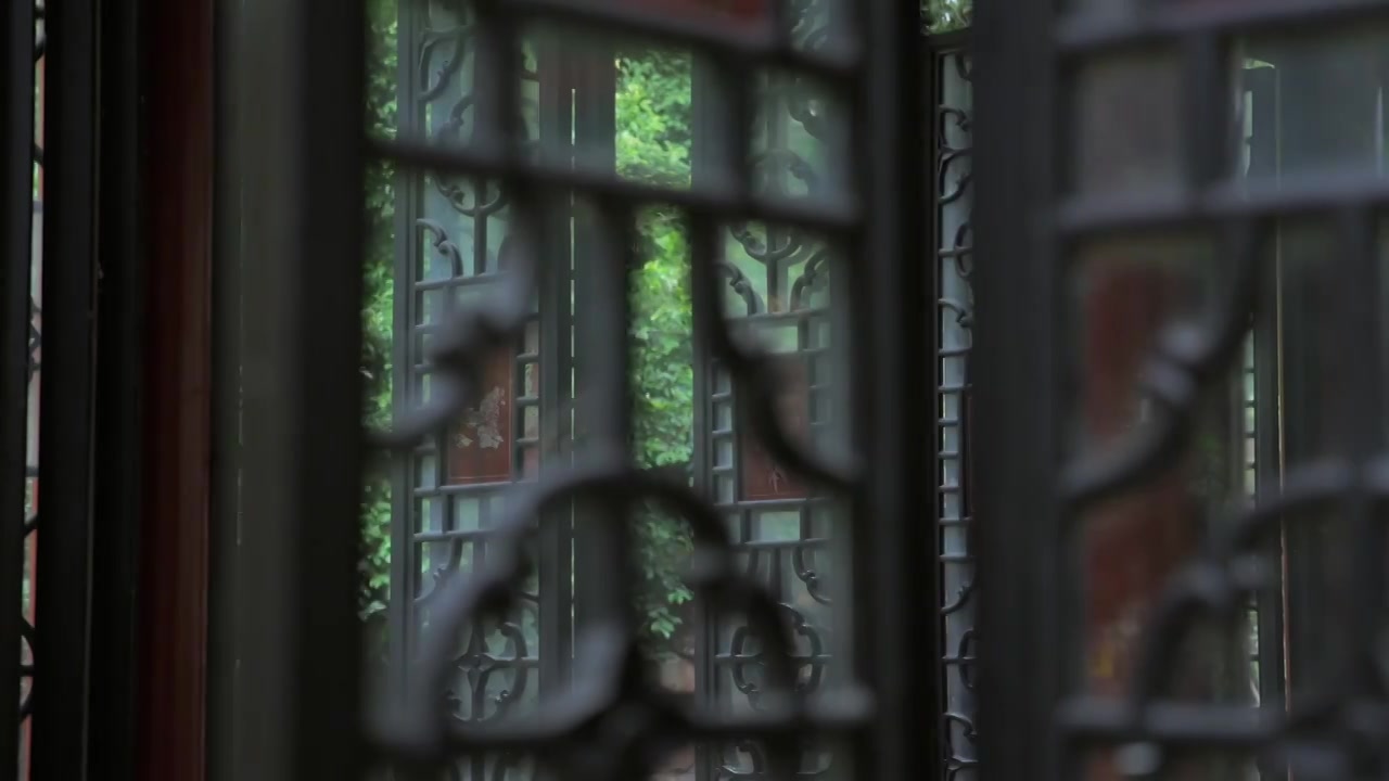 广东四大名园清晖园屋檐窗花门厅中近景特写视频素材画面4