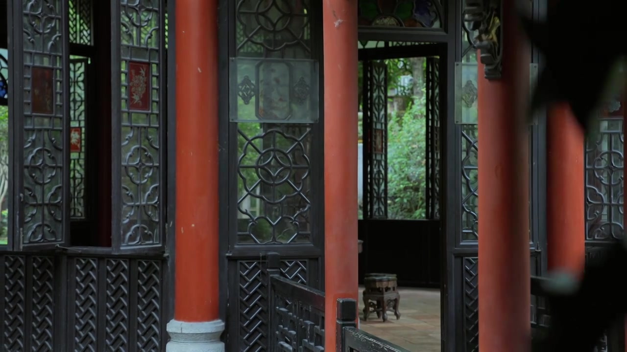 广东四大名园清晖园屋檐窗花门厅中近景特写视频素材画面3