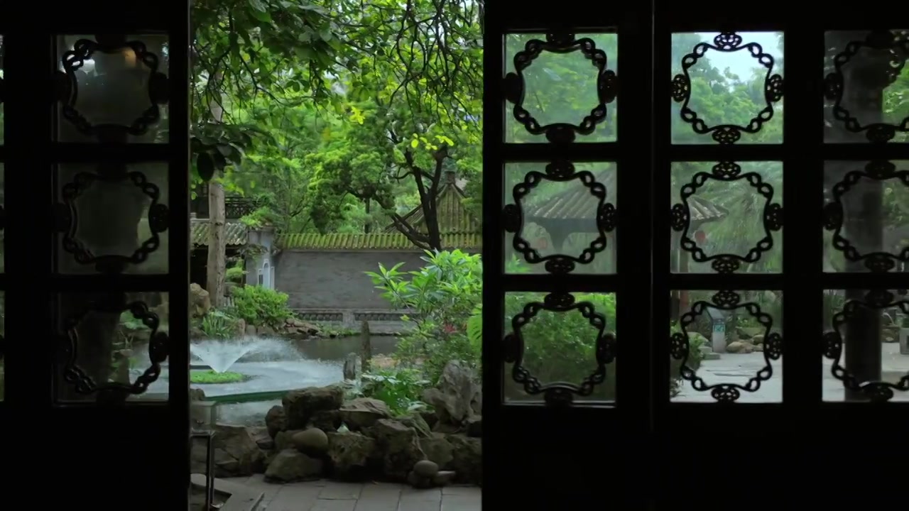 广东四大名园清晖园屋檐窗花门厅中近景特写视频素材画面3