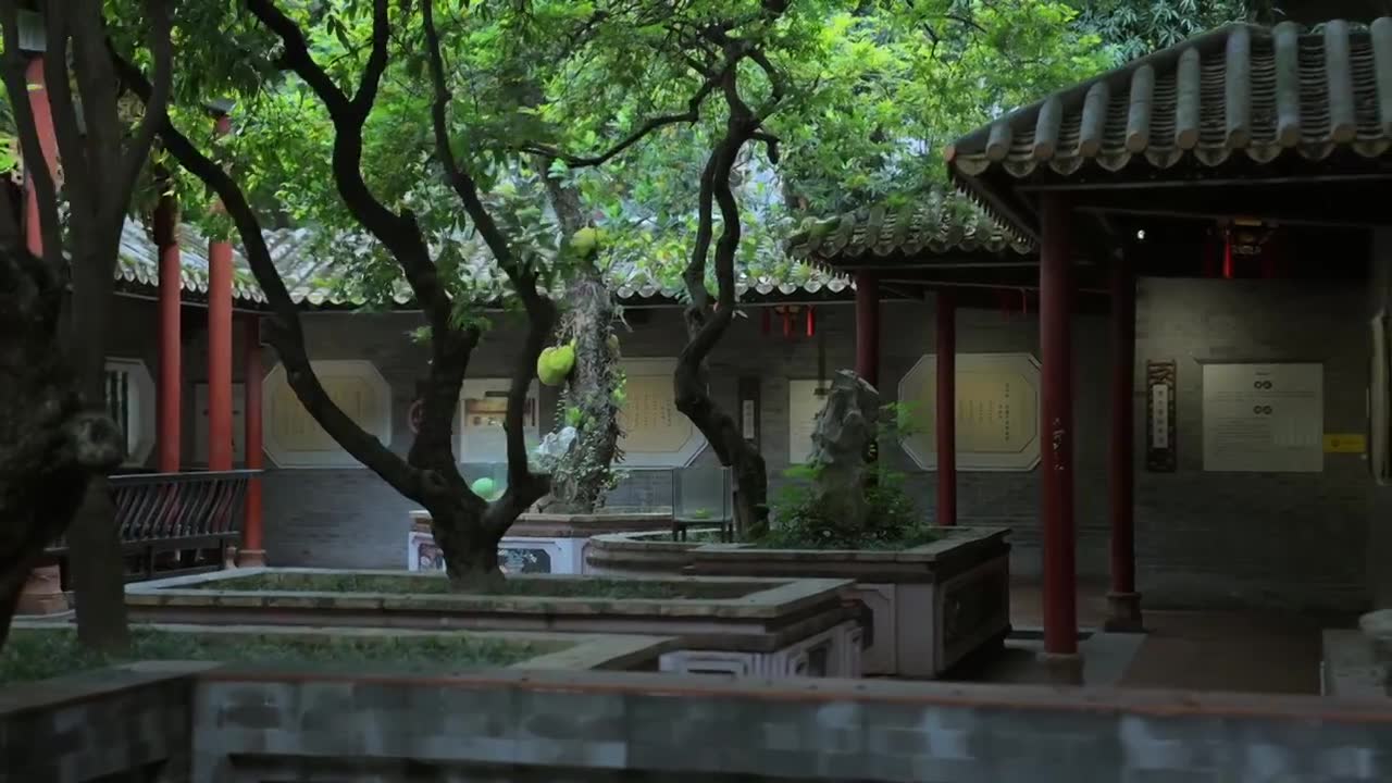 广东四大名园清晖园屋檐窗花门厅中近景特写视频素材画面1