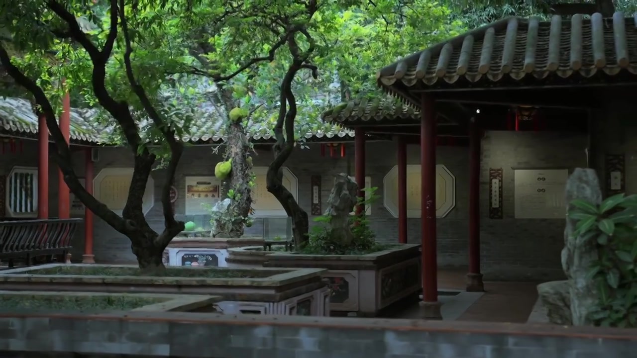 广东四大名园清晖园屋檐窗花门厅中近景特写视频素材画面3