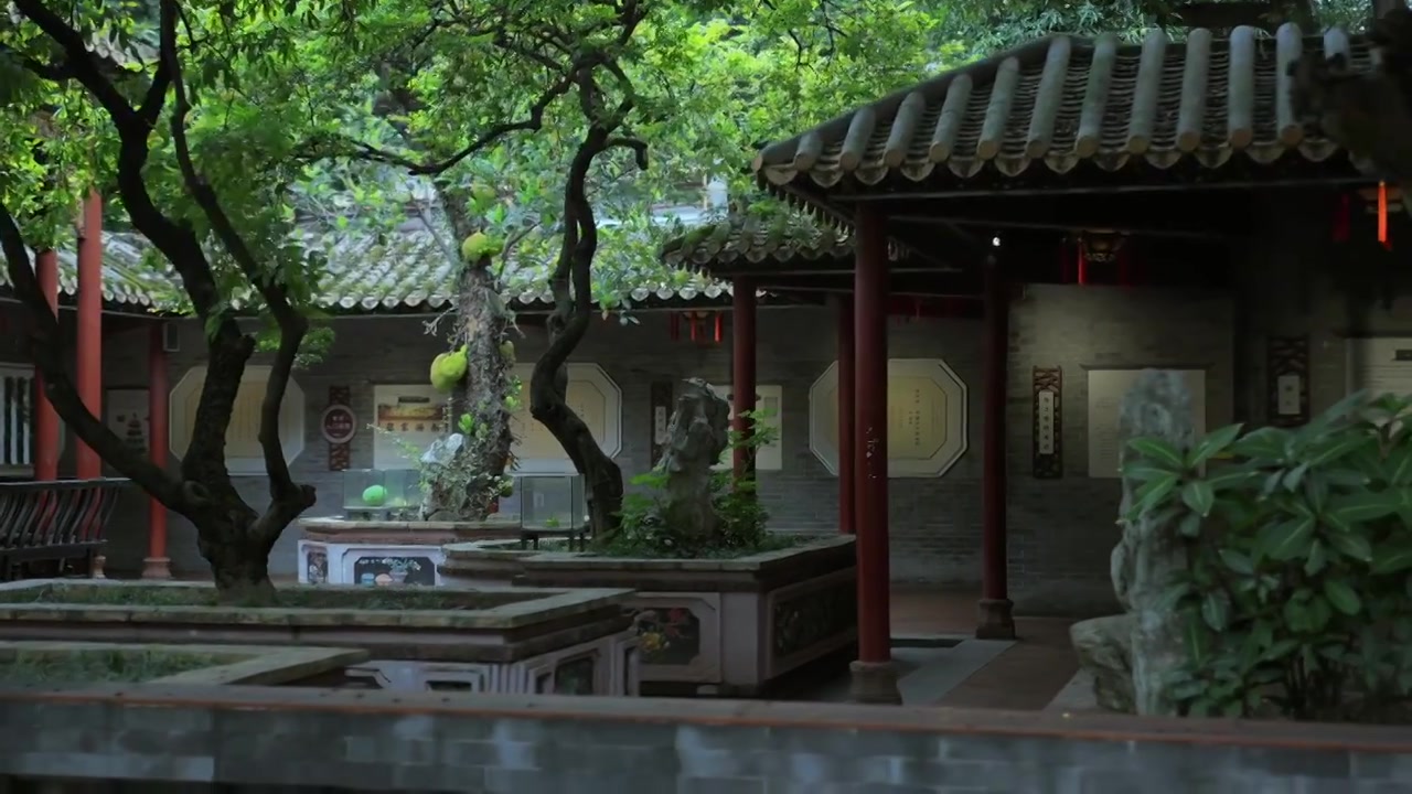 广东四大名园清晖园屋檐窗花门厅中近景特写视频素材画面4