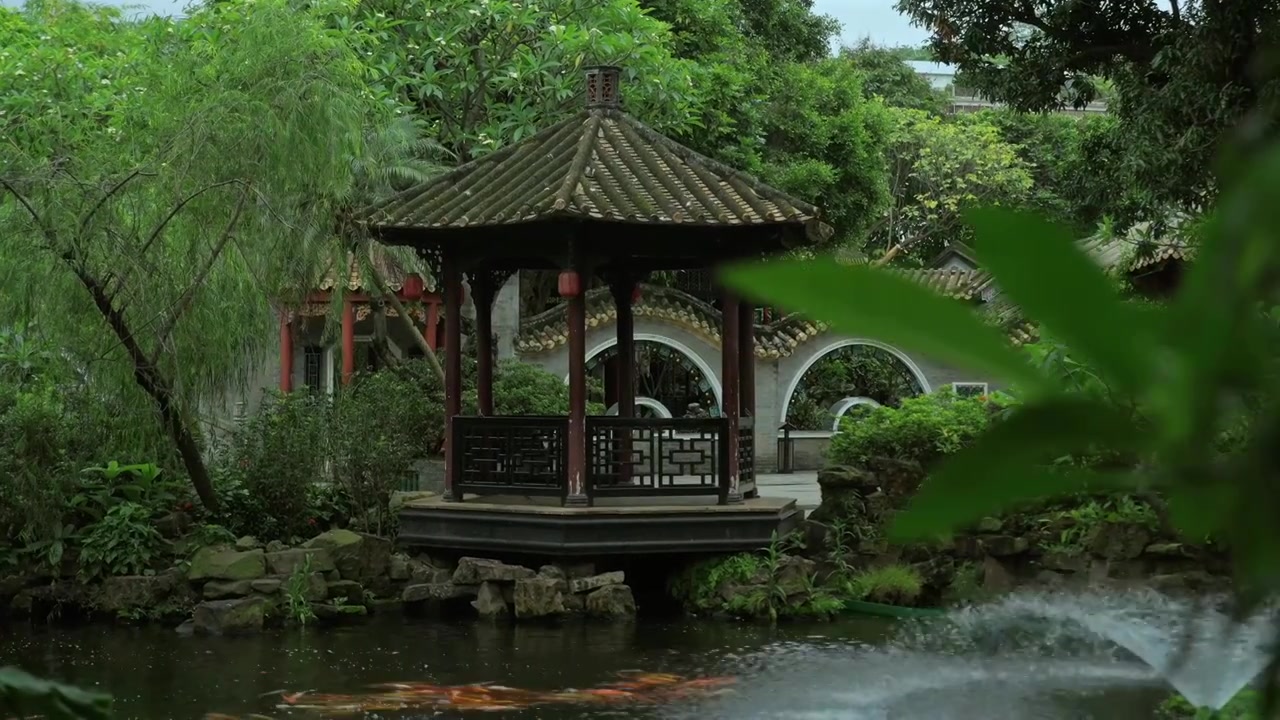 广东四大名园清晖园屋檐窗花门厅中近景特写视频素材画面3