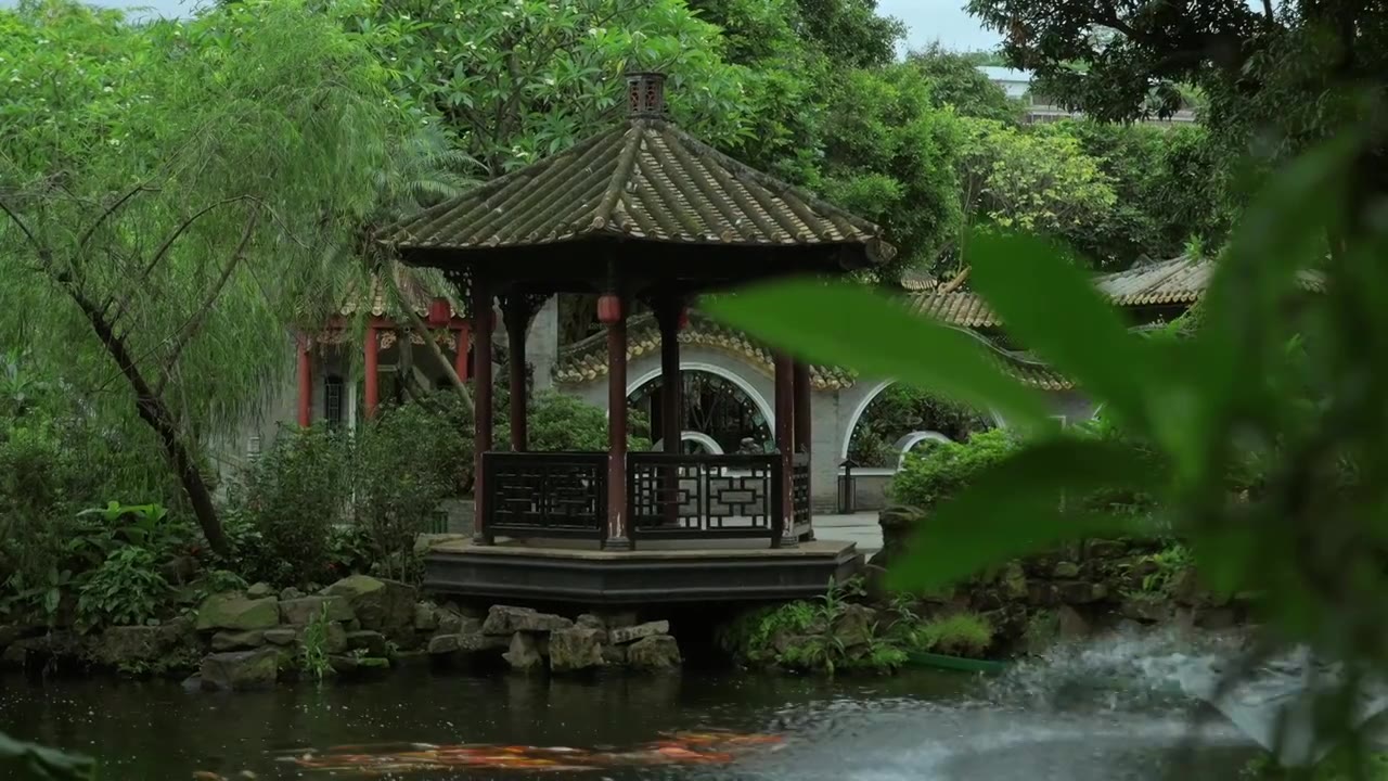 广东四大名园清晖园屋檐窗花门厅中近景特写视频素材画面4