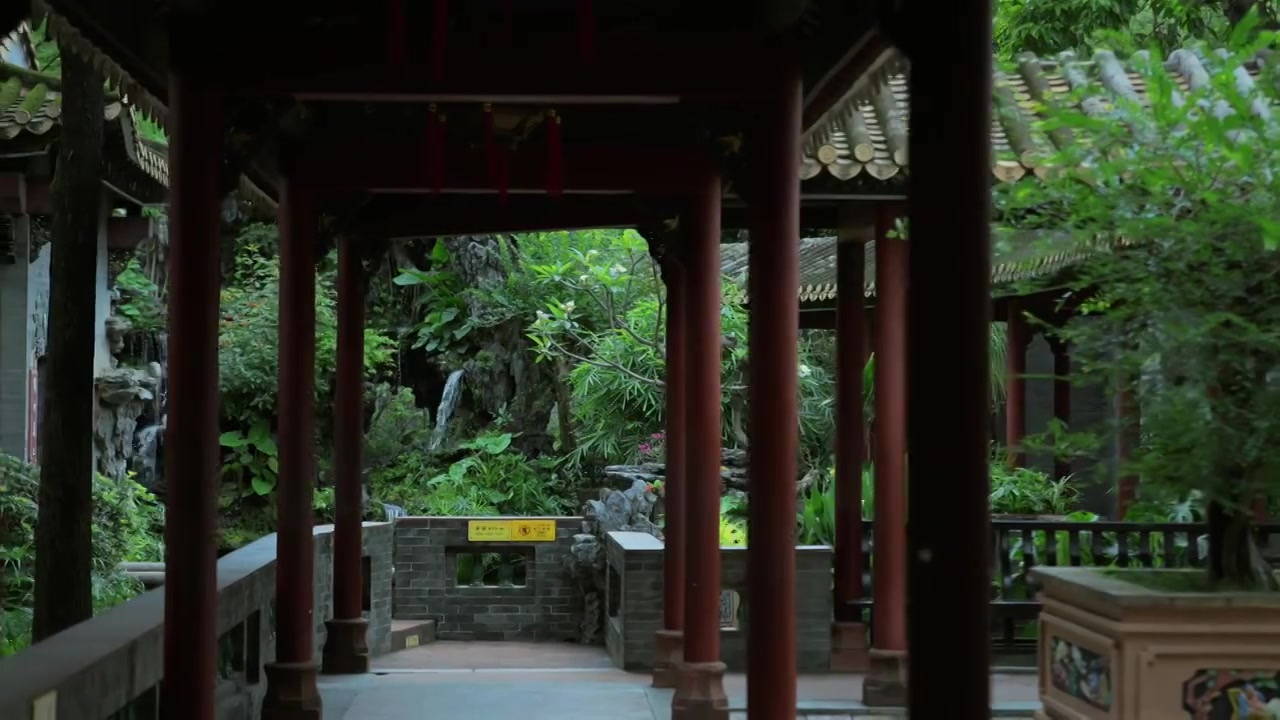 广东四大名园清晖园屋檐窗花门厅中近景特写视频素材画面3