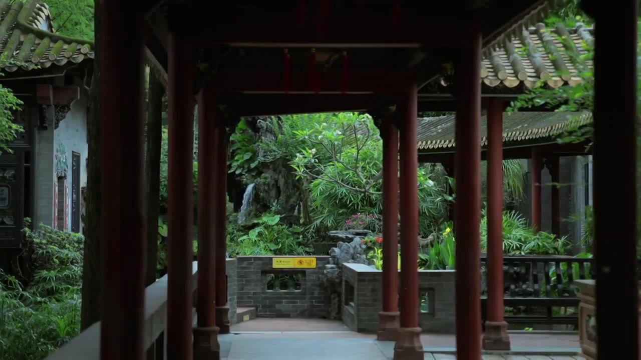 广东四大名园清晖园屋檐窗花门厅中近景特写视频素材画面4