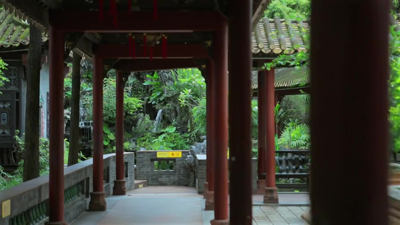 广东四大名园清晖园屋檐窗花门厅中近景特写视频素材画面4
