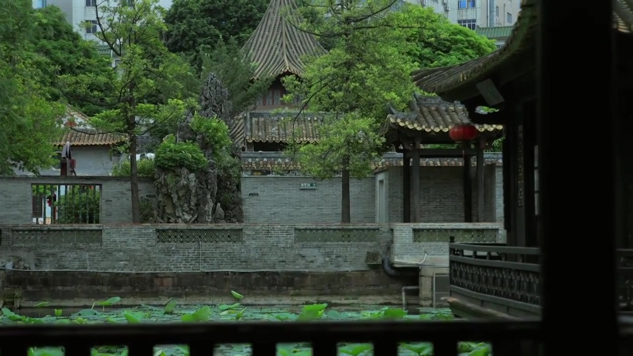 广东四大名园清晖园屋檐窗花门厅中近景特写视频素材画面3