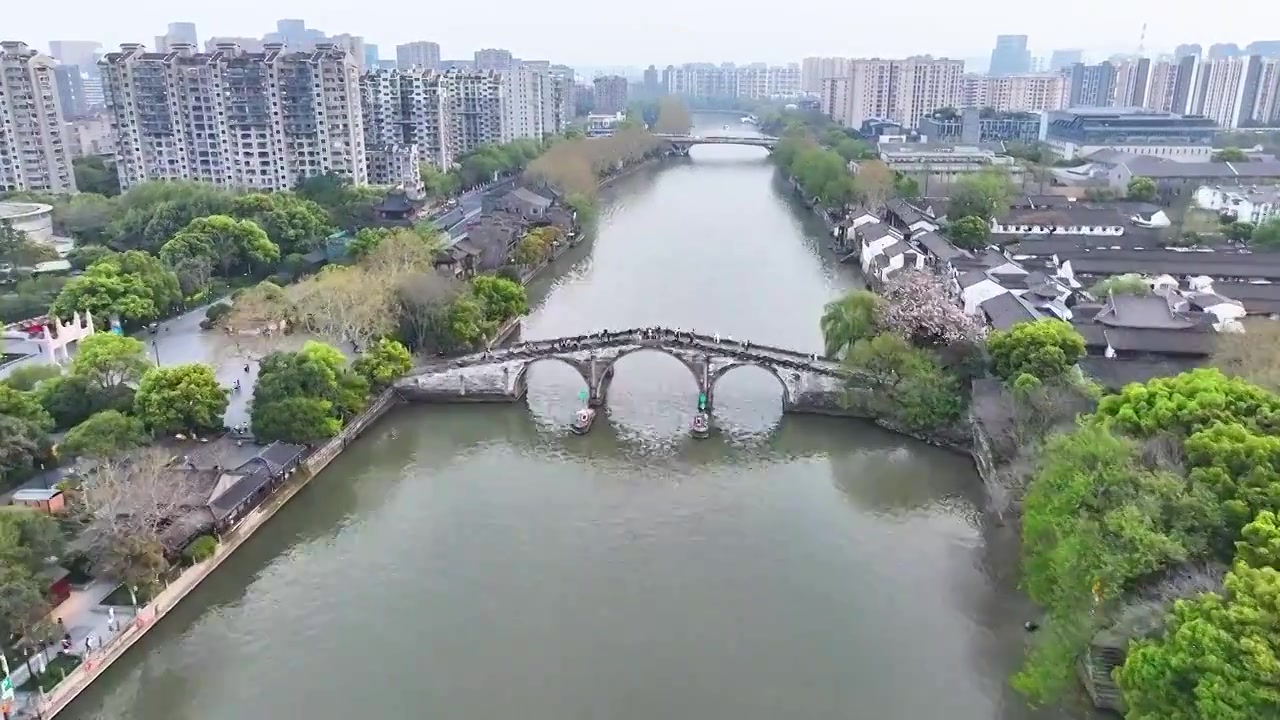 杭州京杭大运河拱宸桥视频素材画面4