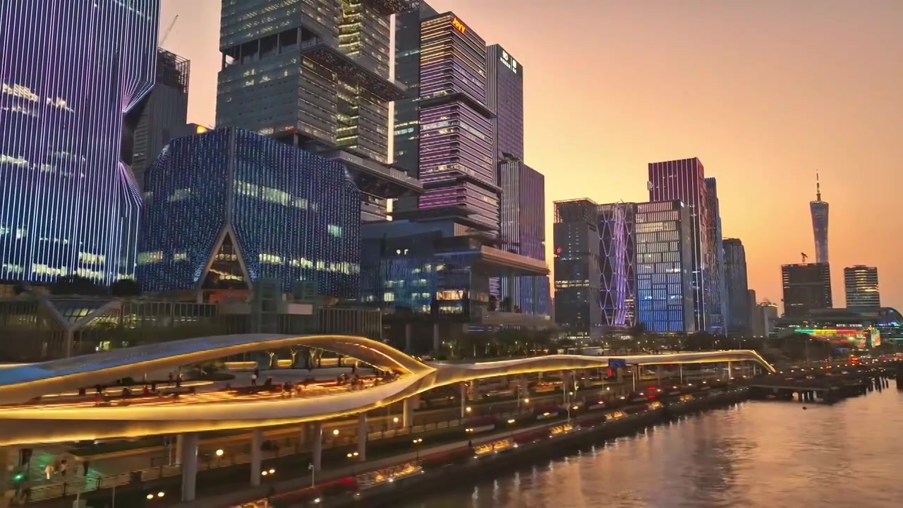 广州琶洲西区黄金时刻航拍视频素材画面3