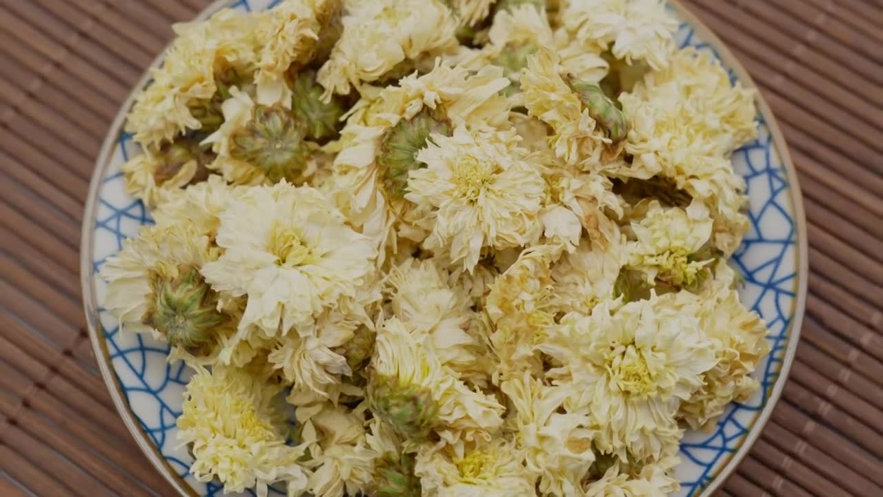 中药材菊花的特写视频素材画面1