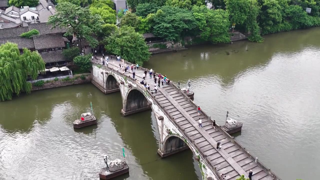浙江杭州京杭大运河拱宸桥航拍视频素材画面4