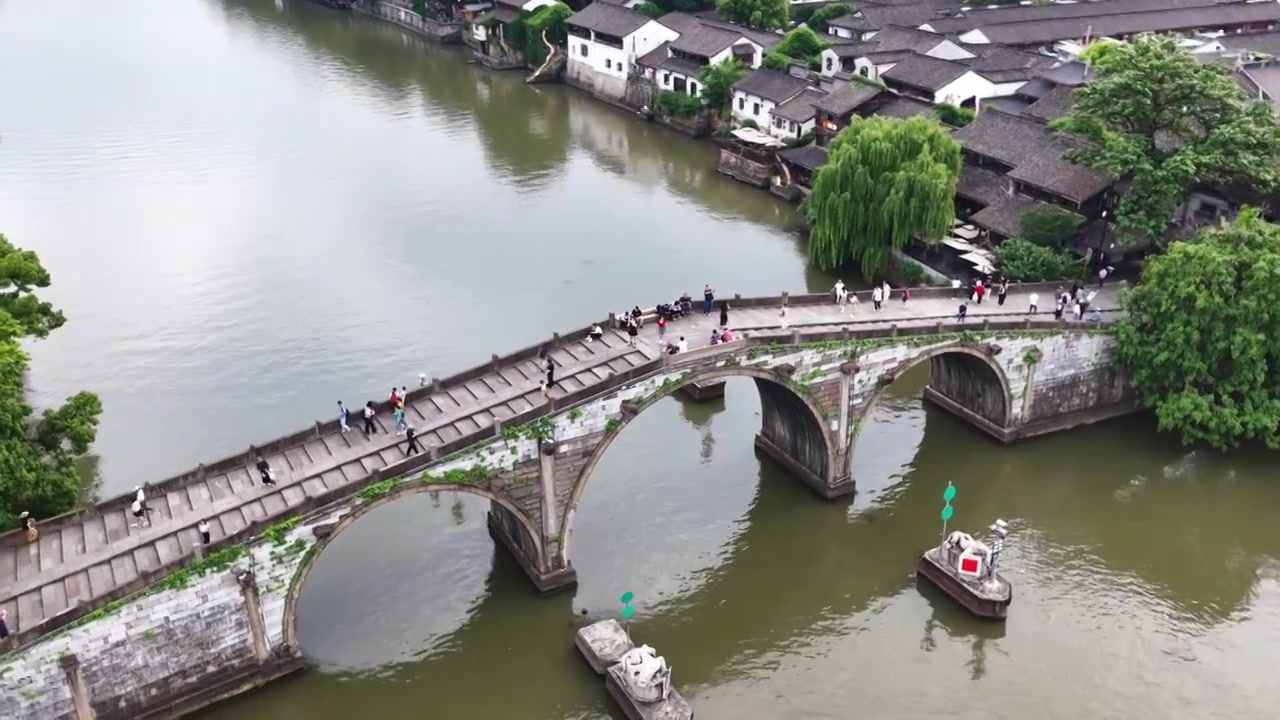 浙江杭州京杭大运河拱宸桥航拍视频素材画面3