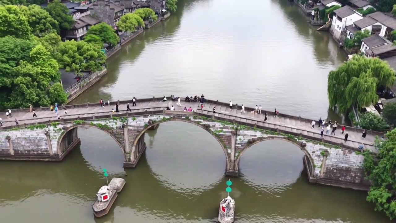 浙江杭州京杭大运河拱宸桥航拍视频素材画面4