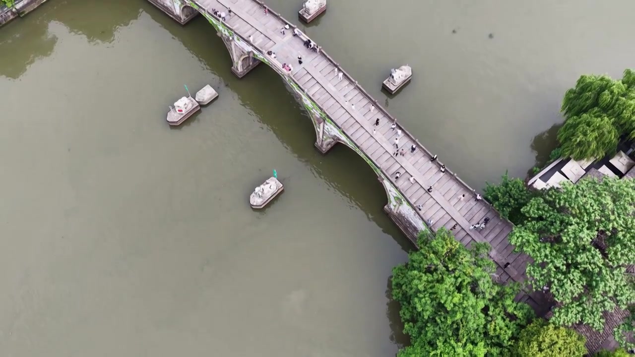 浙江杭州京杭大运河拱宸桥航拍视频素材画面3