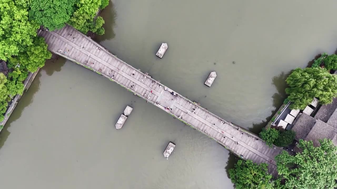 浙江杭州京杭大运河拱宸桥航拍视频素材画面1
