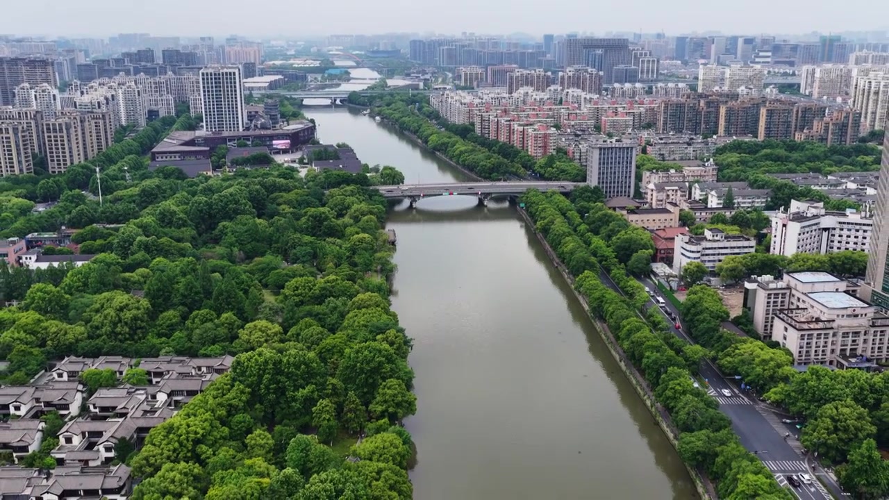 浙江杭州京杭大运河拱宸桥航拍视频素材画面3
