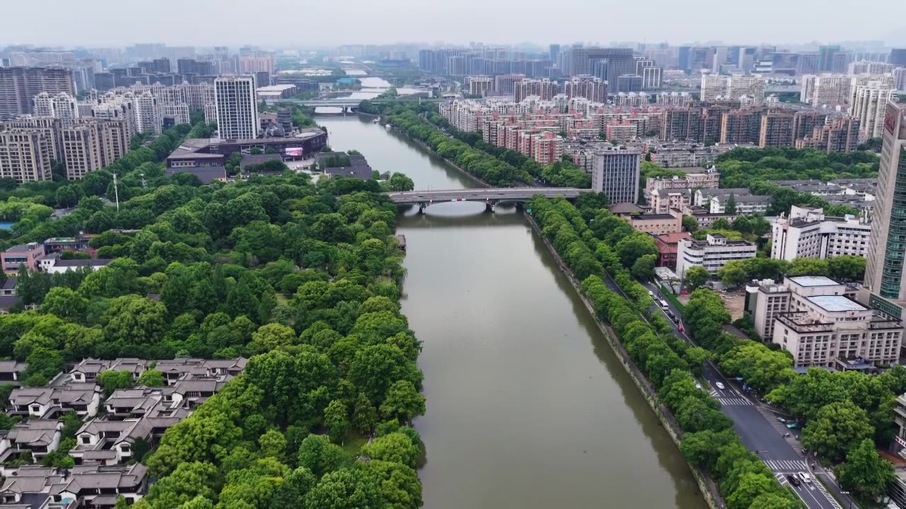 浙江杭州京杭大运河拱宸桥航拍视频素材画面4