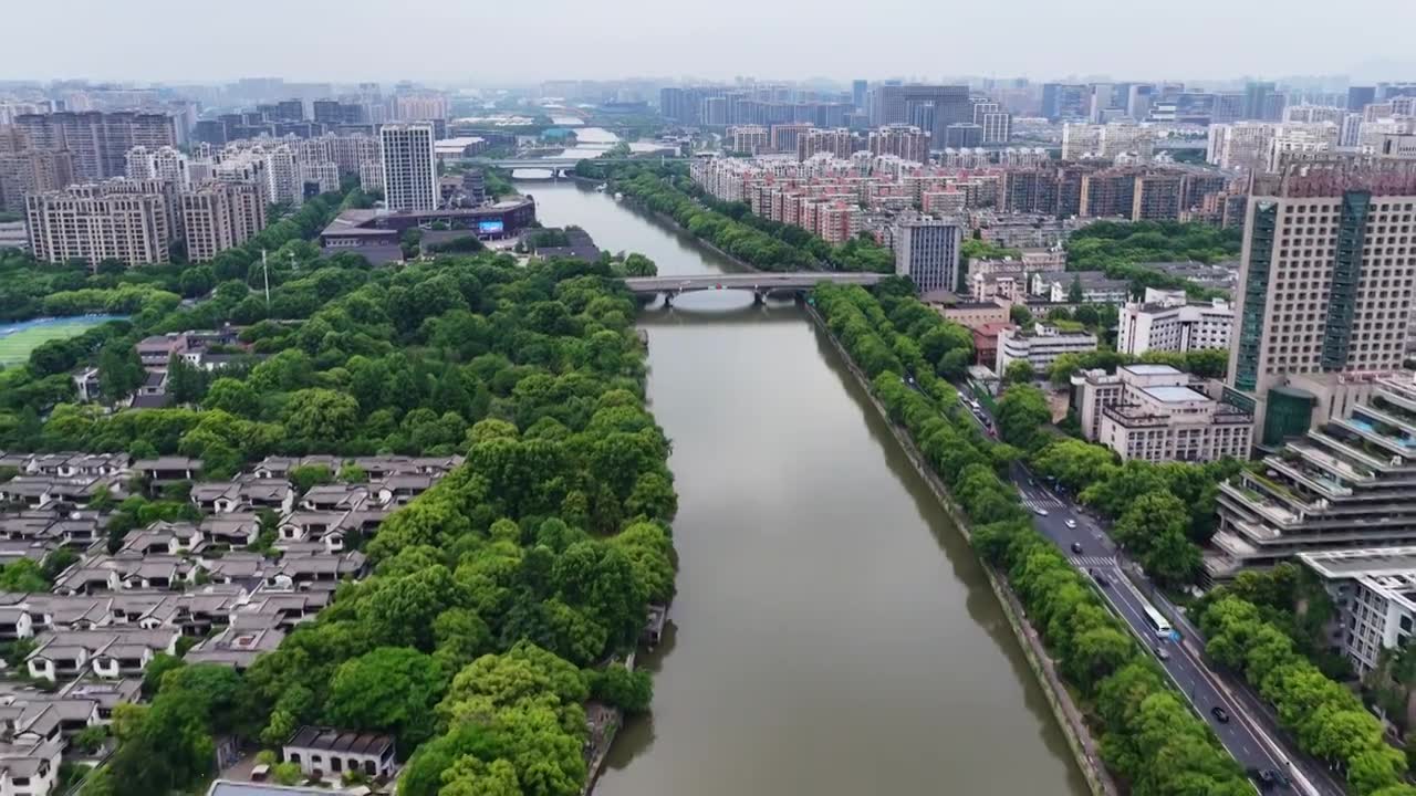 浙江杭州京杭大运河拱宸桥航拍视频素材画面1