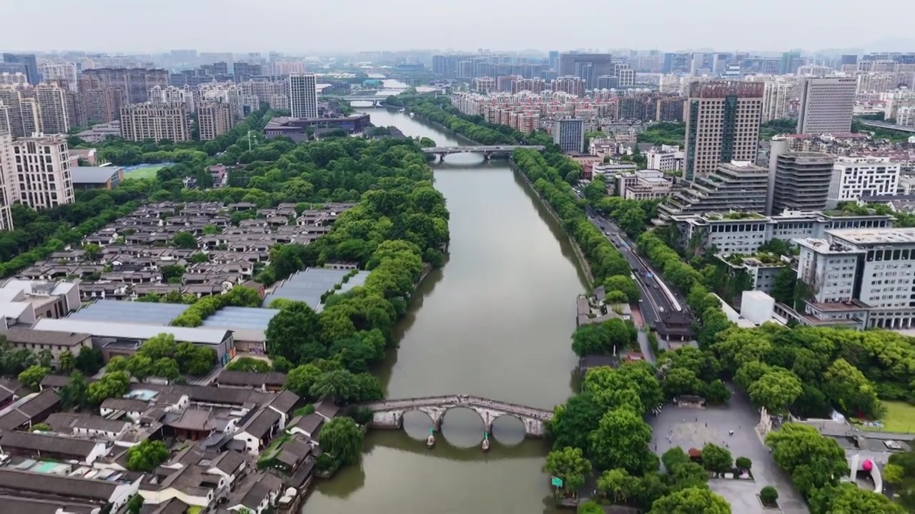 浙江杭州京杭大运河拱宸桥航拍视频素材画面3