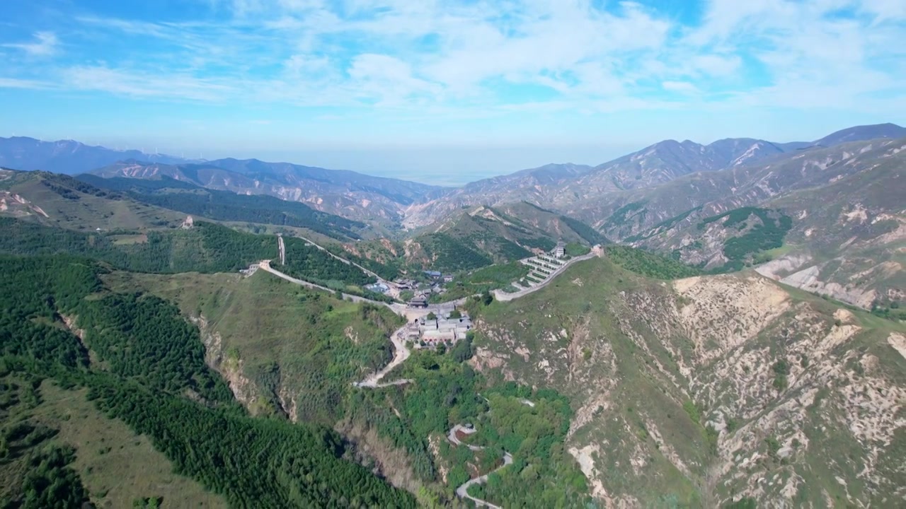 4K航拍山西忻州高山上的雁门关视频素材画面4