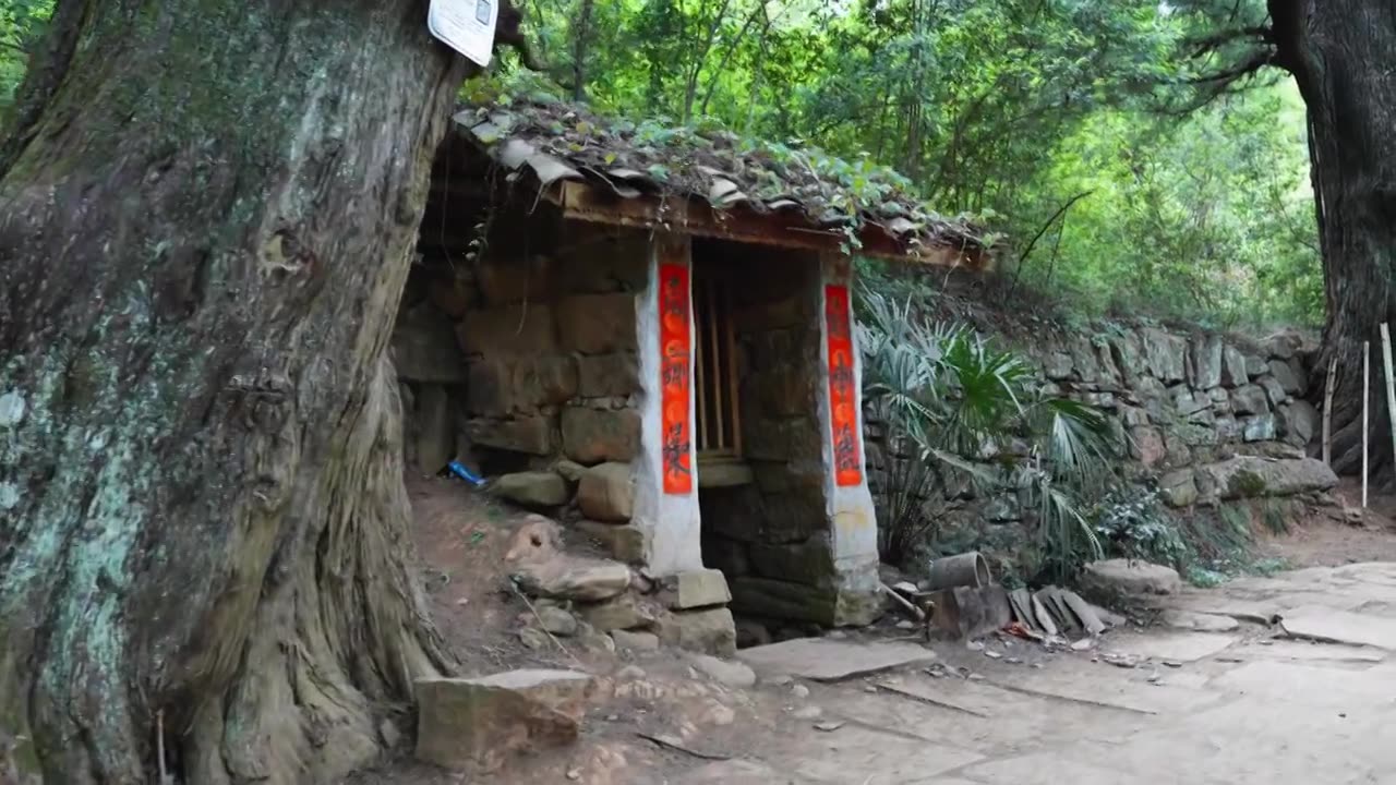 广元翠云廊古蜀道金牛道黑神话悟空取景地拦马墙至清凉桥段视频素材画面4