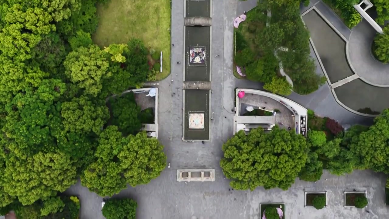 航拍浙江杭州京杭大运河拱宸桥及桥西历史文化街区视频素材画面3